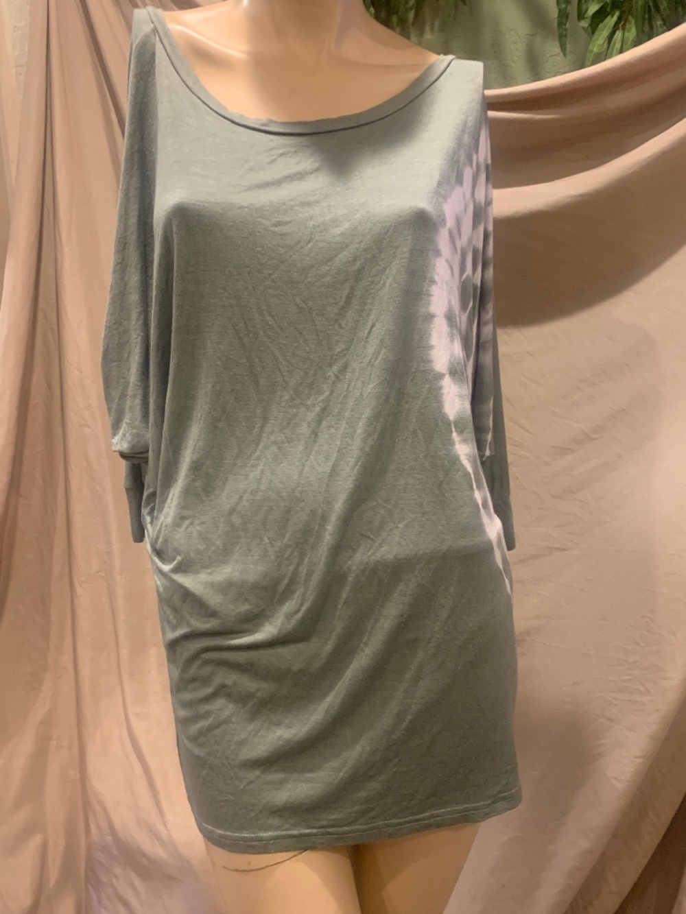 White mark tie dye top